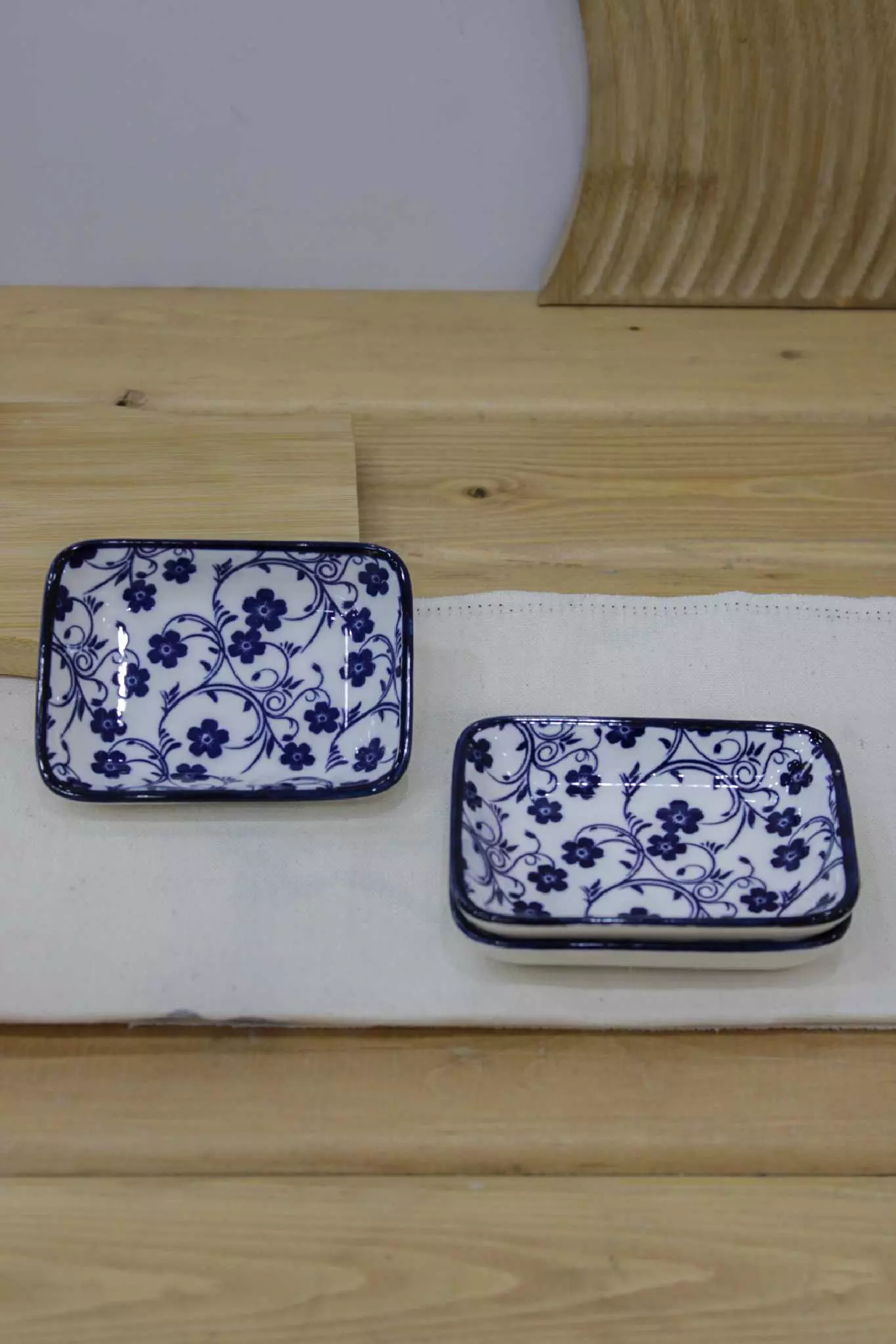 مزه خوری مستطیل گل آبی