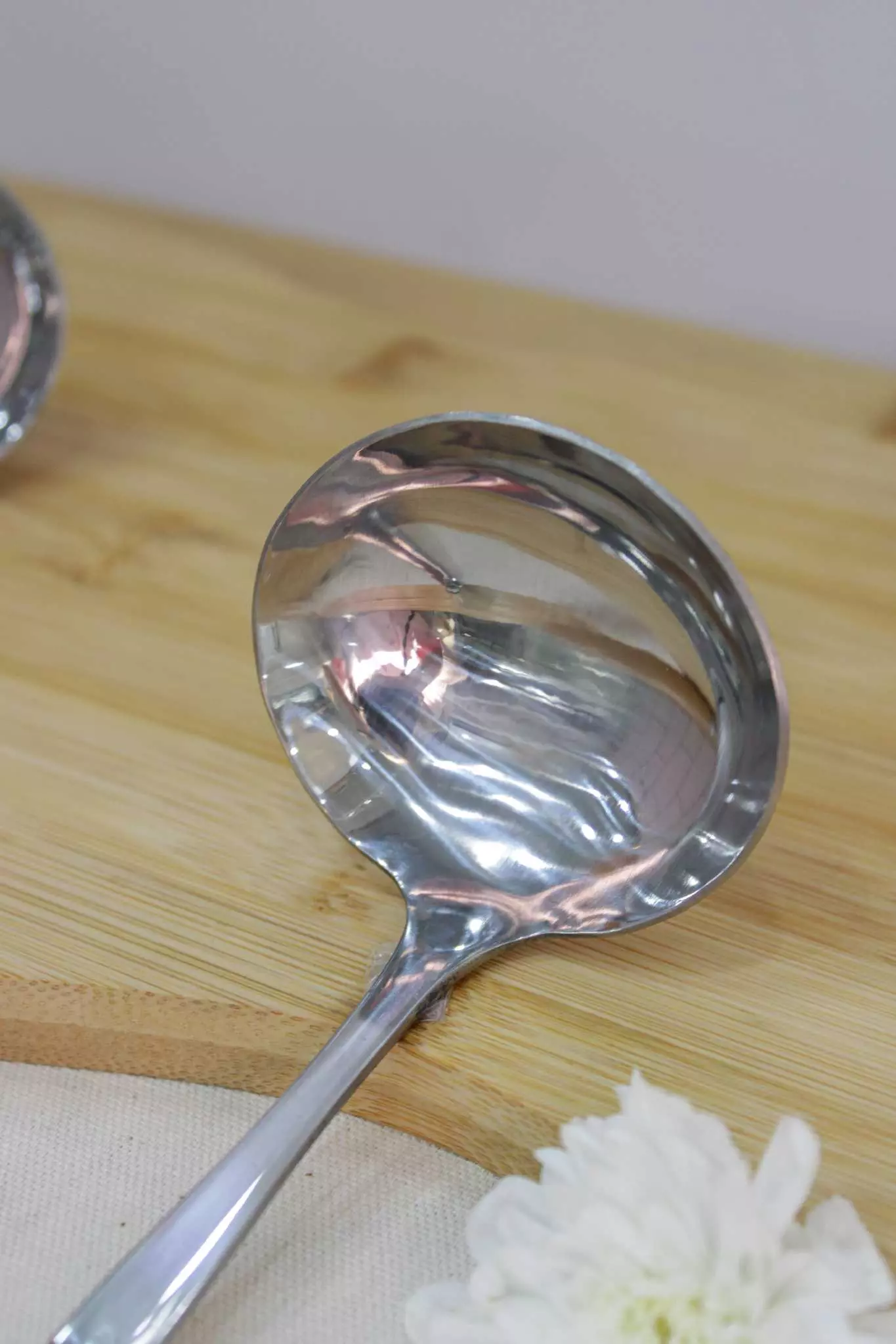 ملاقه دسته چوبی
