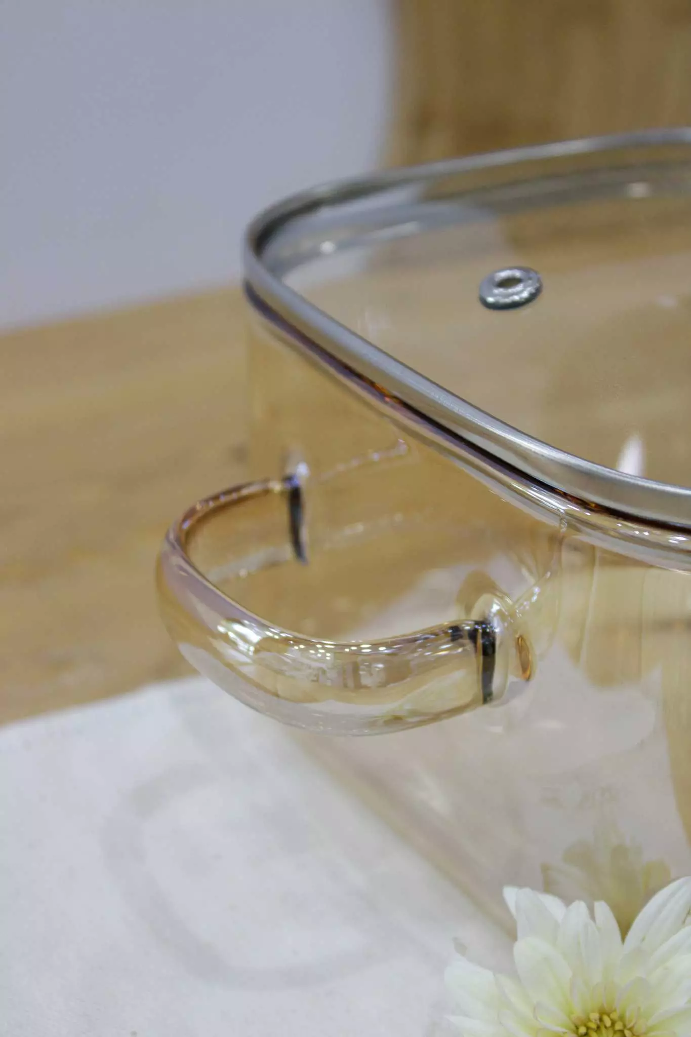 قابلمه پیرکس مربع تاج