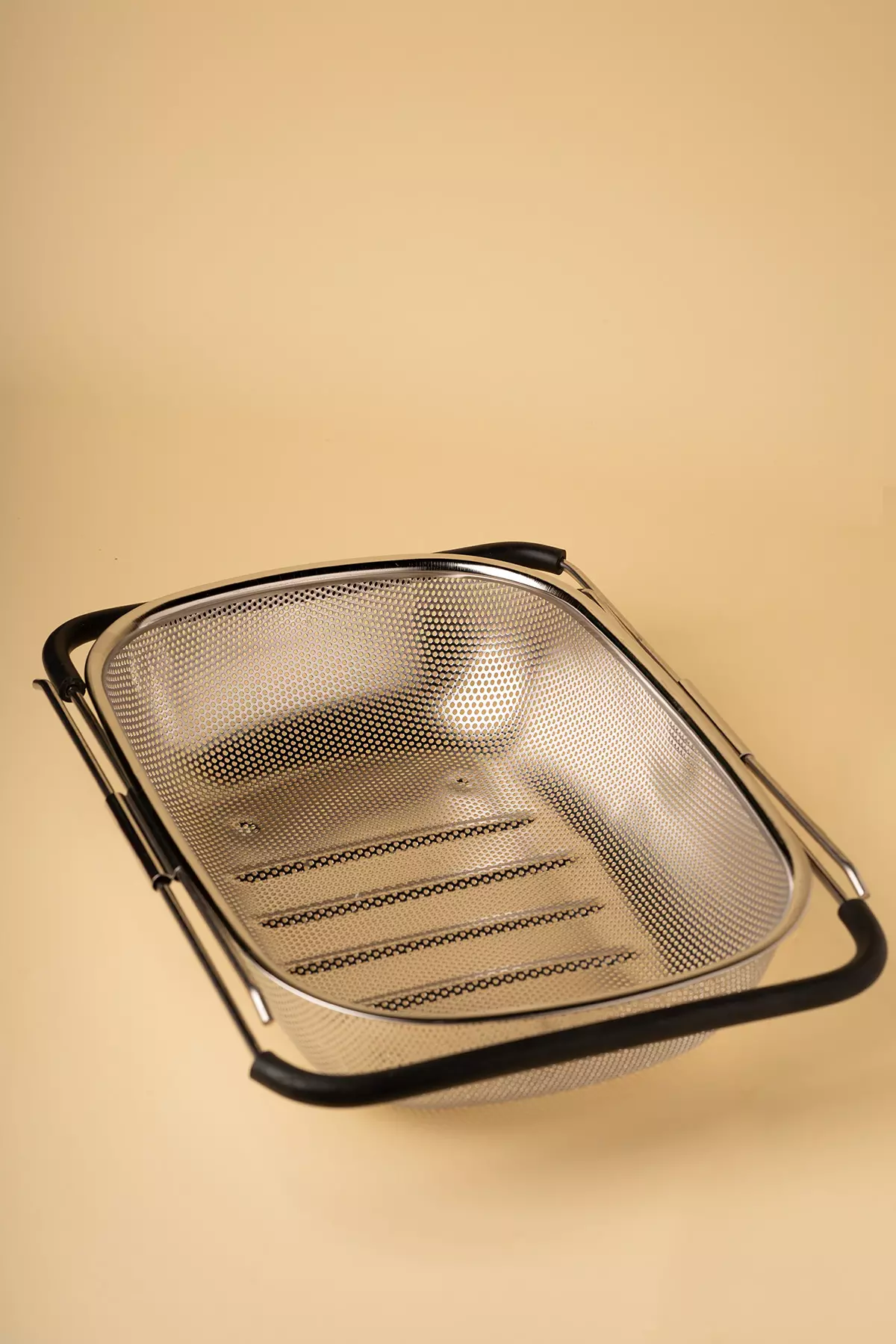 آبکش استیل داخل سینک کشویی