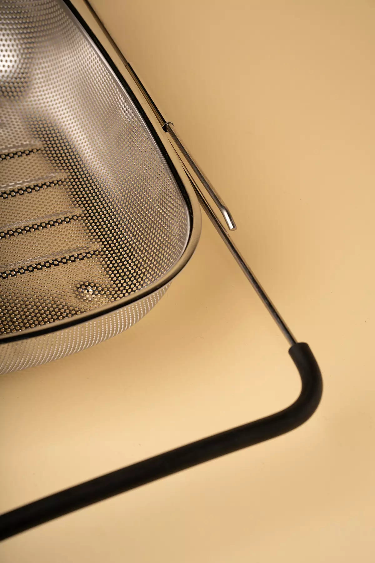 آبکش استیل داخل سینک کشویی