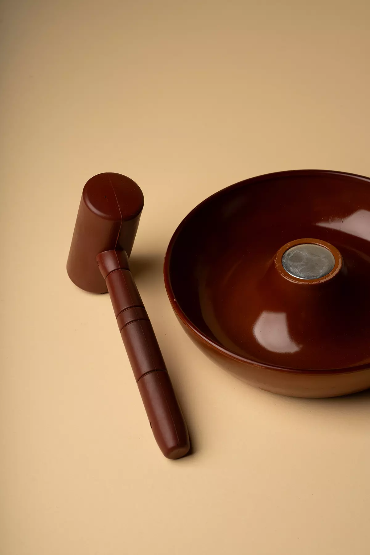 گردو شکن چوبی