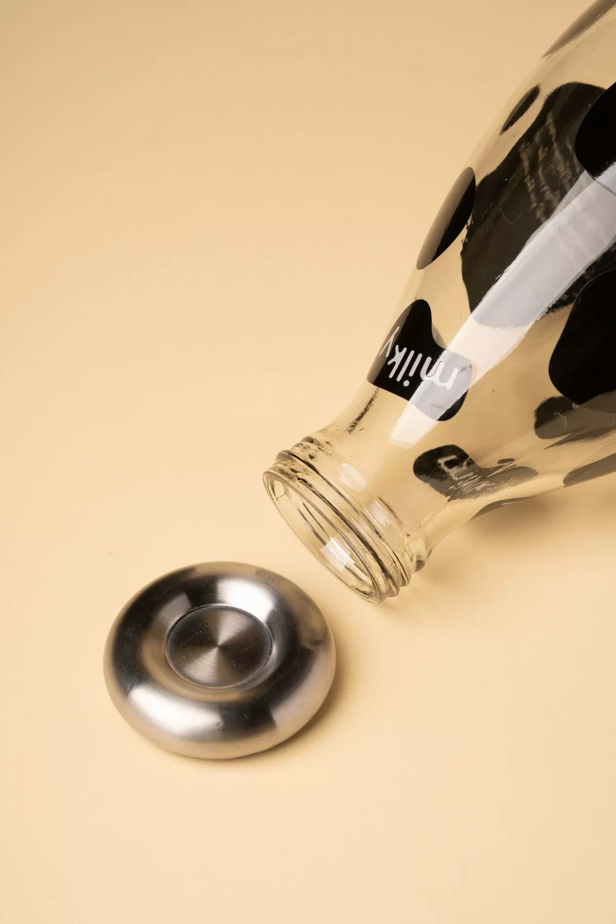 بطری شیر کامبوجی زیباسازان