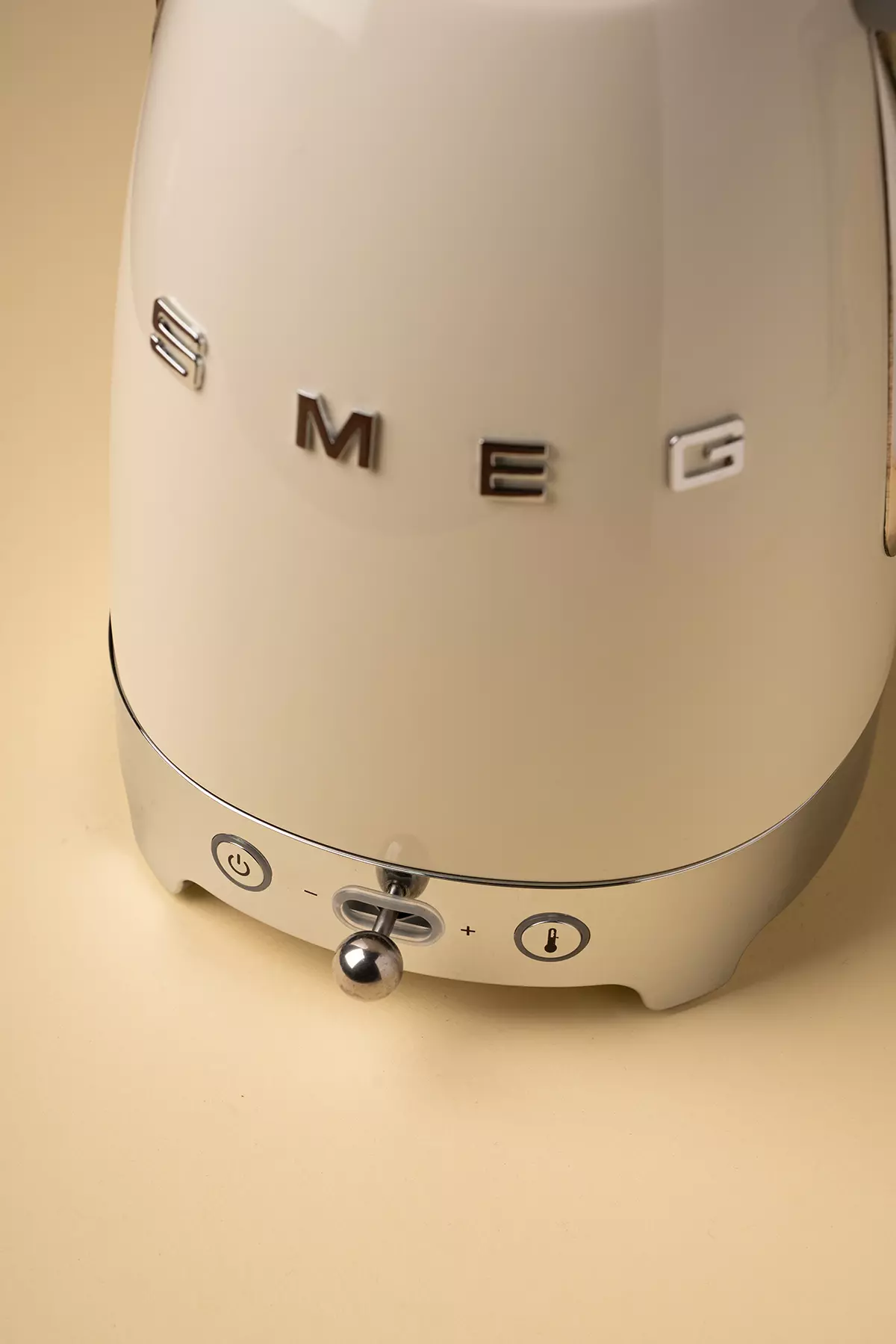 کتری برقی رترو SMEG