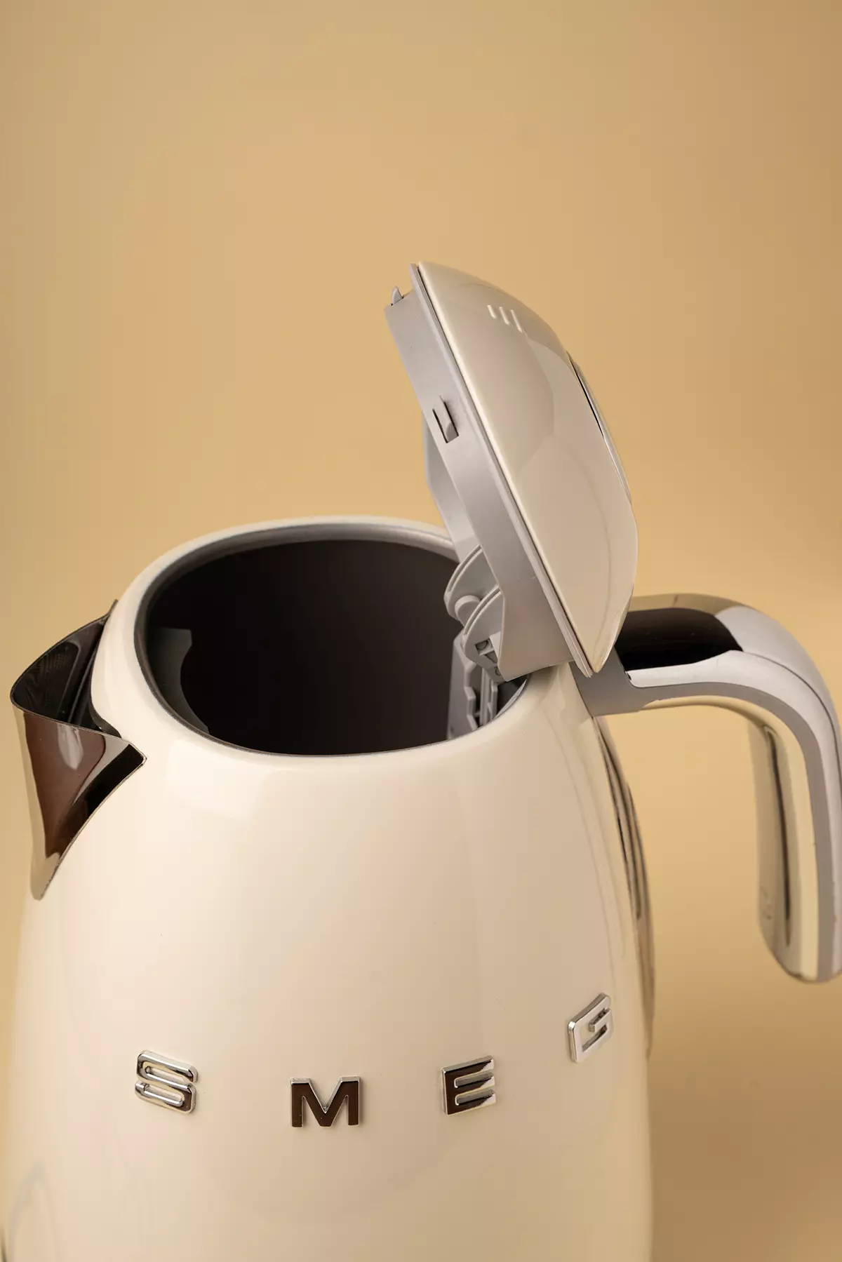 کتری برقی رترو SMEG