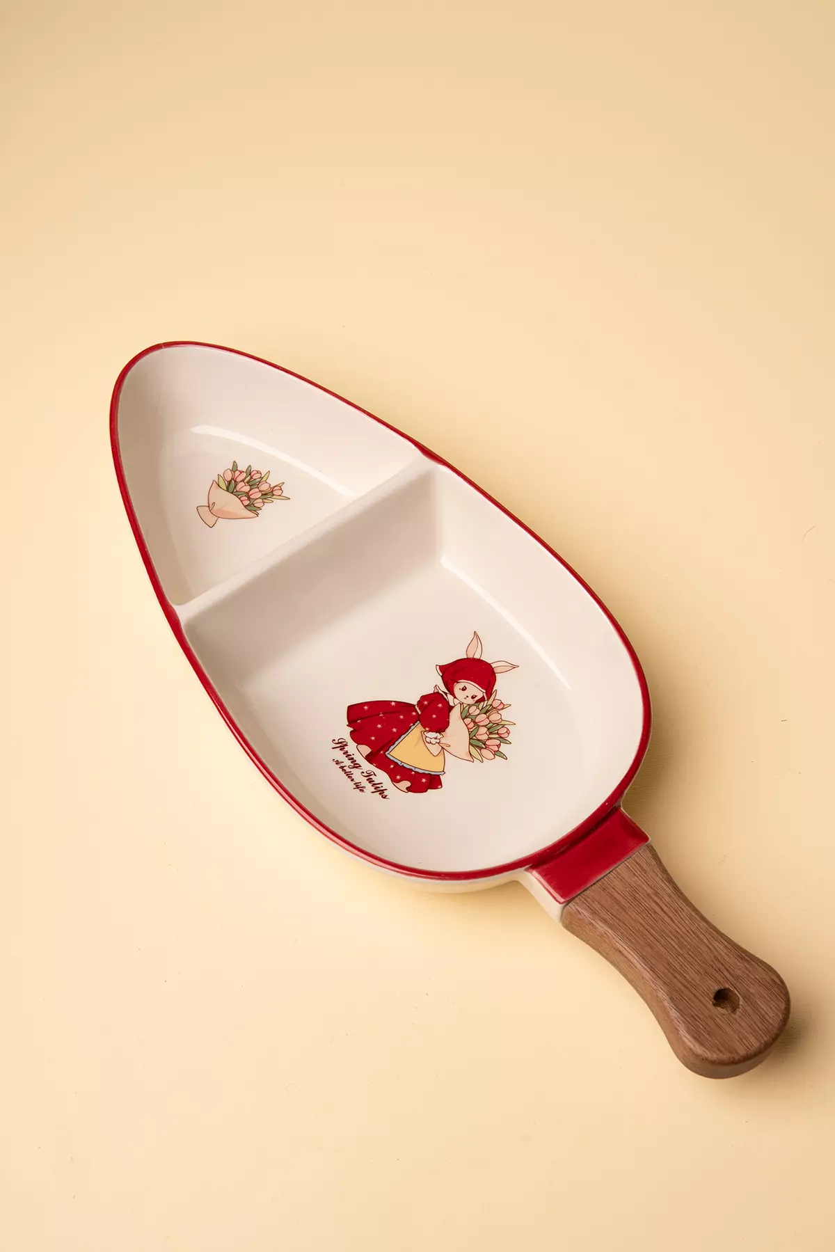 سرویس پذیرایی شنل قرمزی