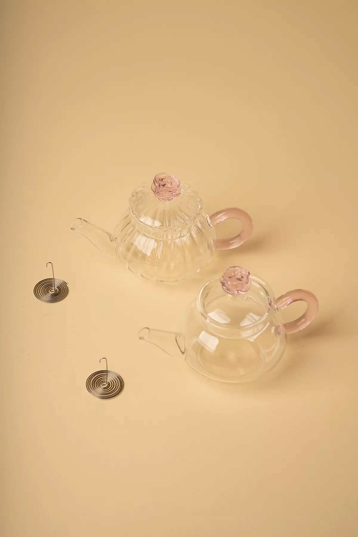 قوری زعفران پیرکس صورتی