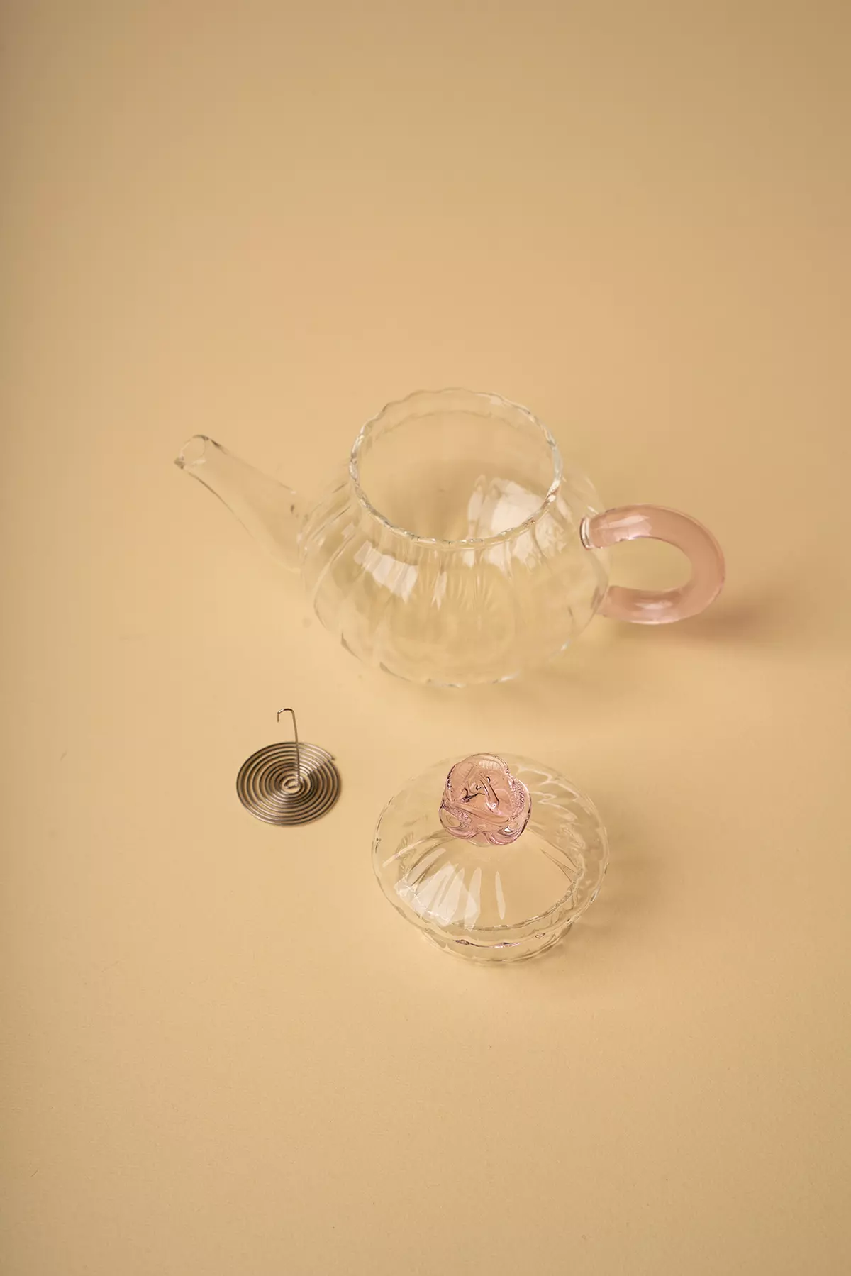 قوری زعفران پیرکس صورتی