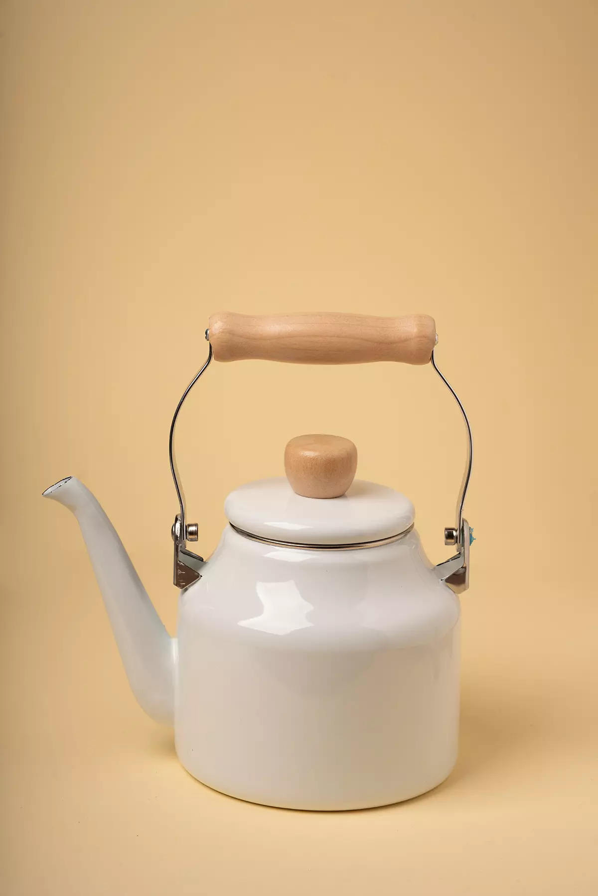 کتری لعابی سفید