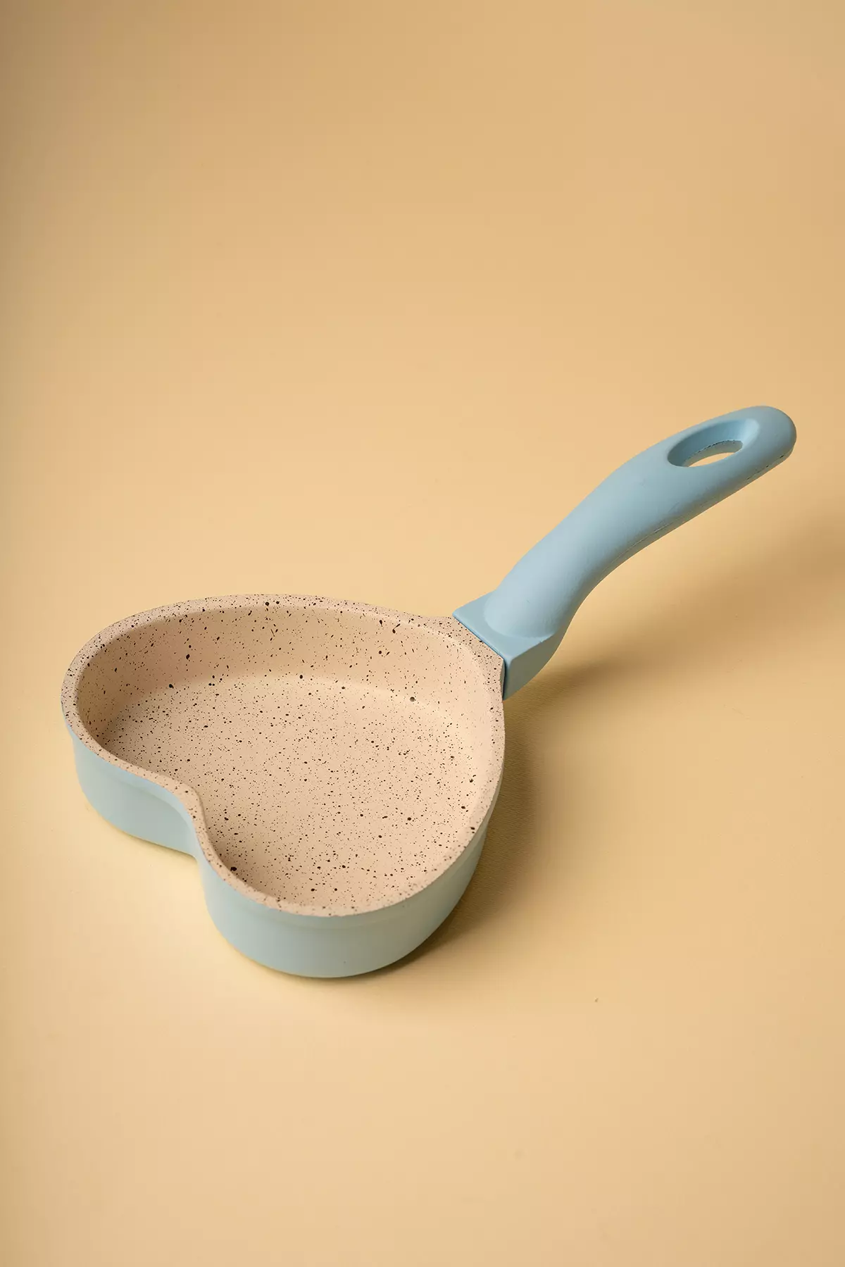 تابه قلبی کوچک عروس