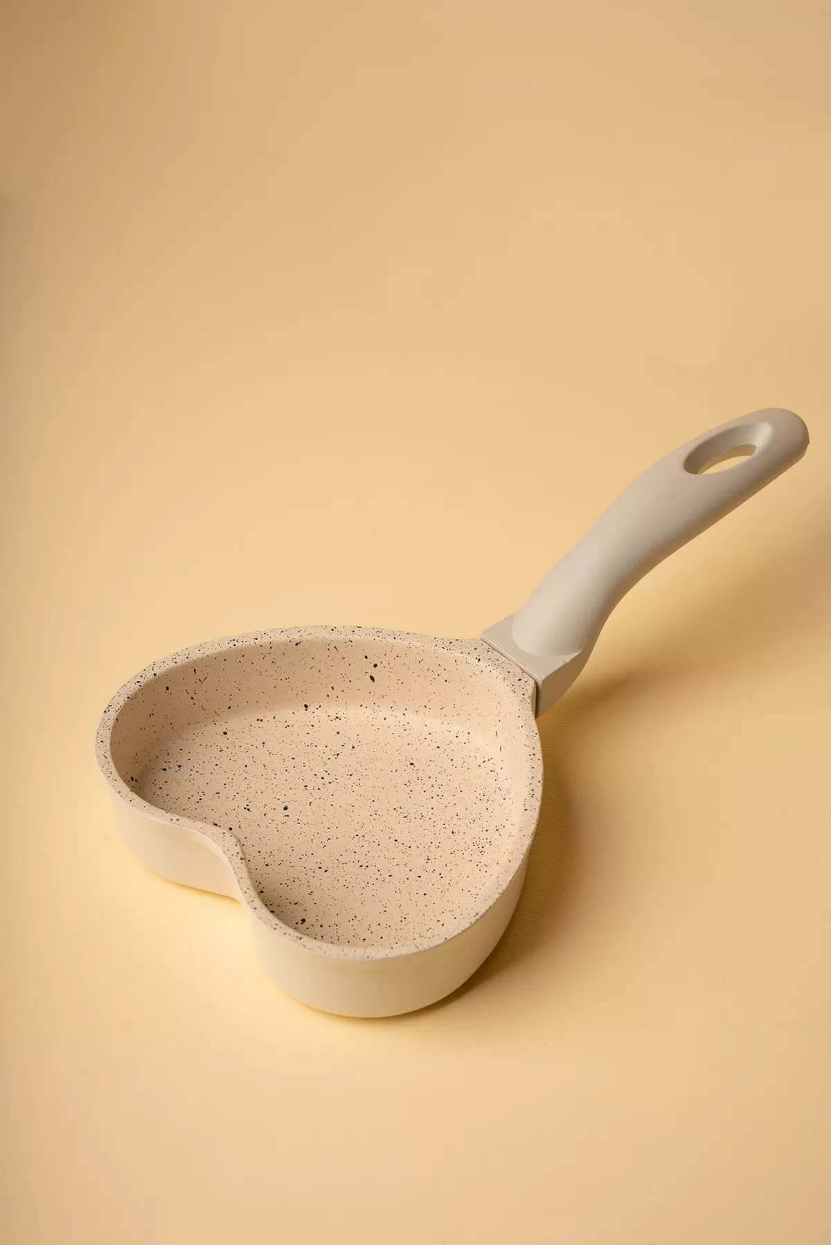 تابه قلبی کوچک عروس