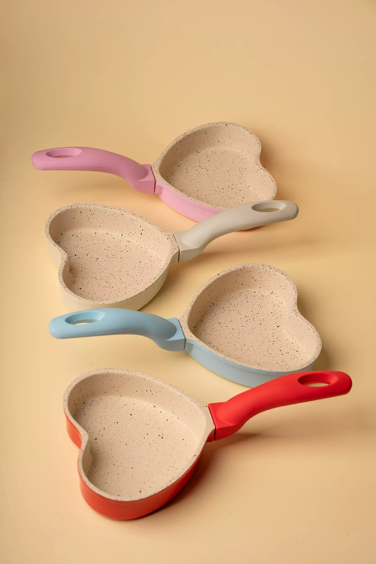 تابه قلبی کوچک عروس