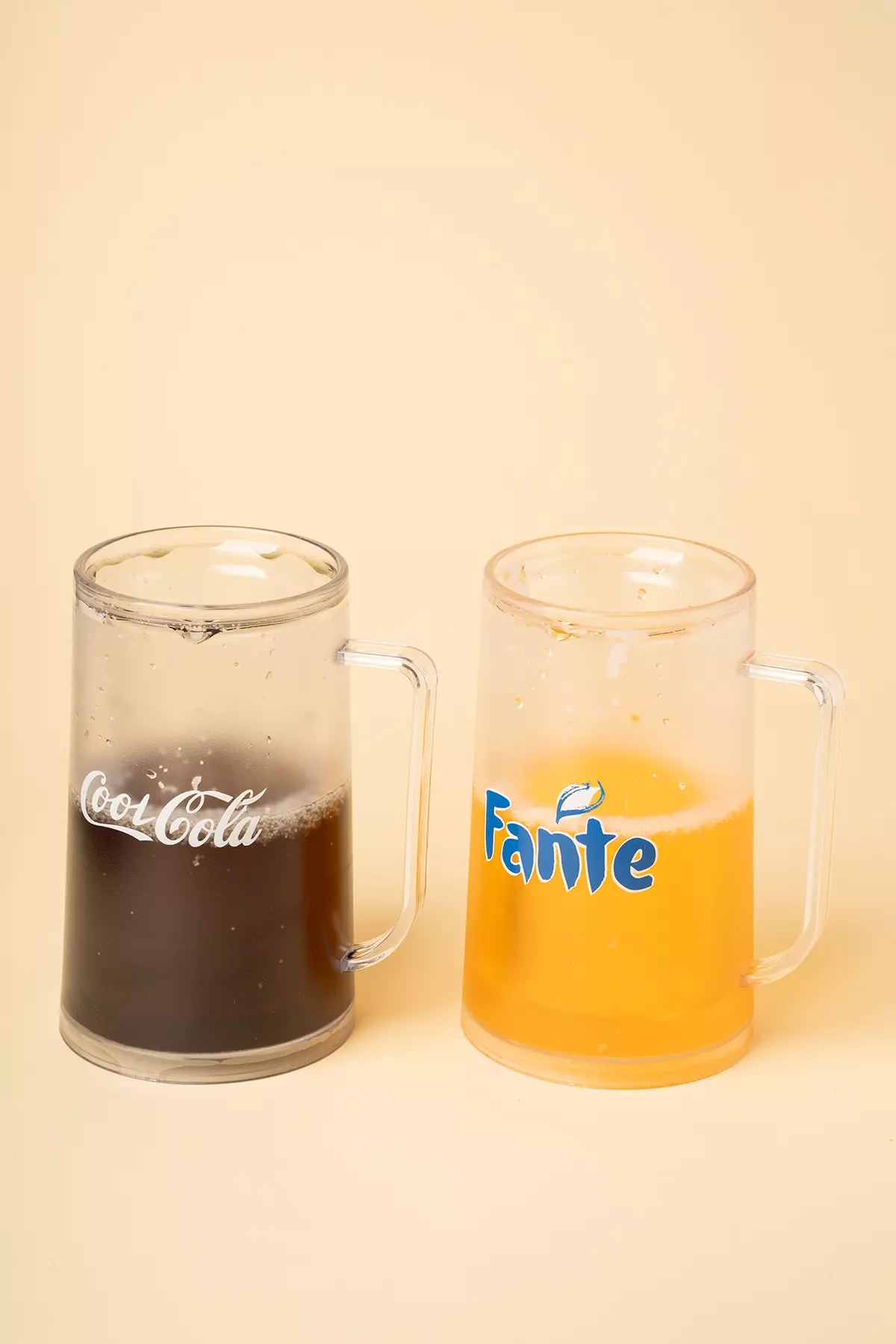 لیوان یخ زن نوشابه