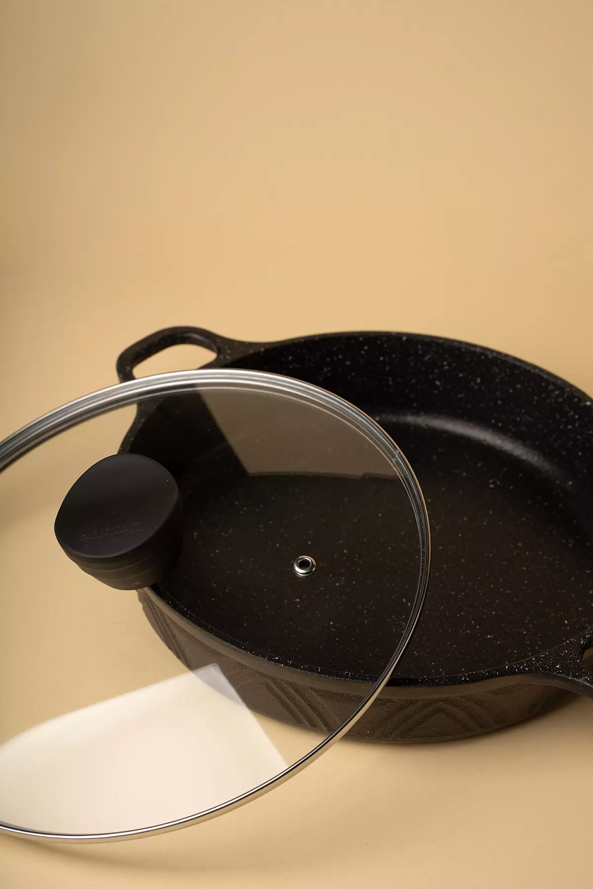 تابه دربدار سایز 24 یونیک