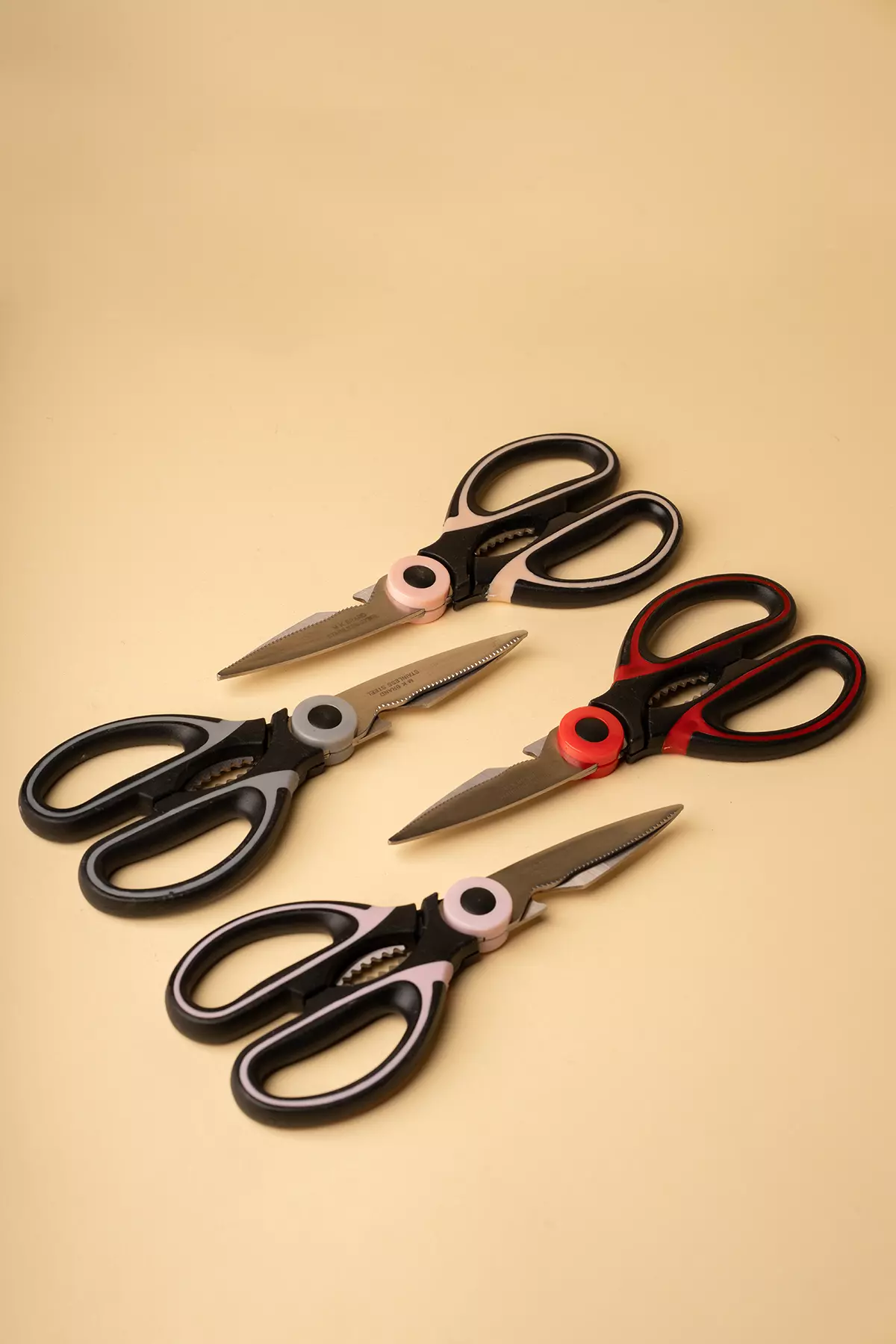 قیچی مرغ دو رنگ