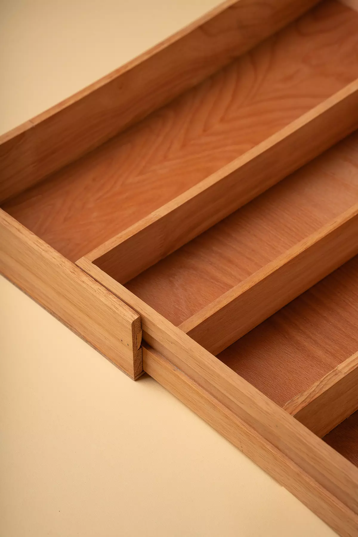 جا قاشقی ریلی رابروود