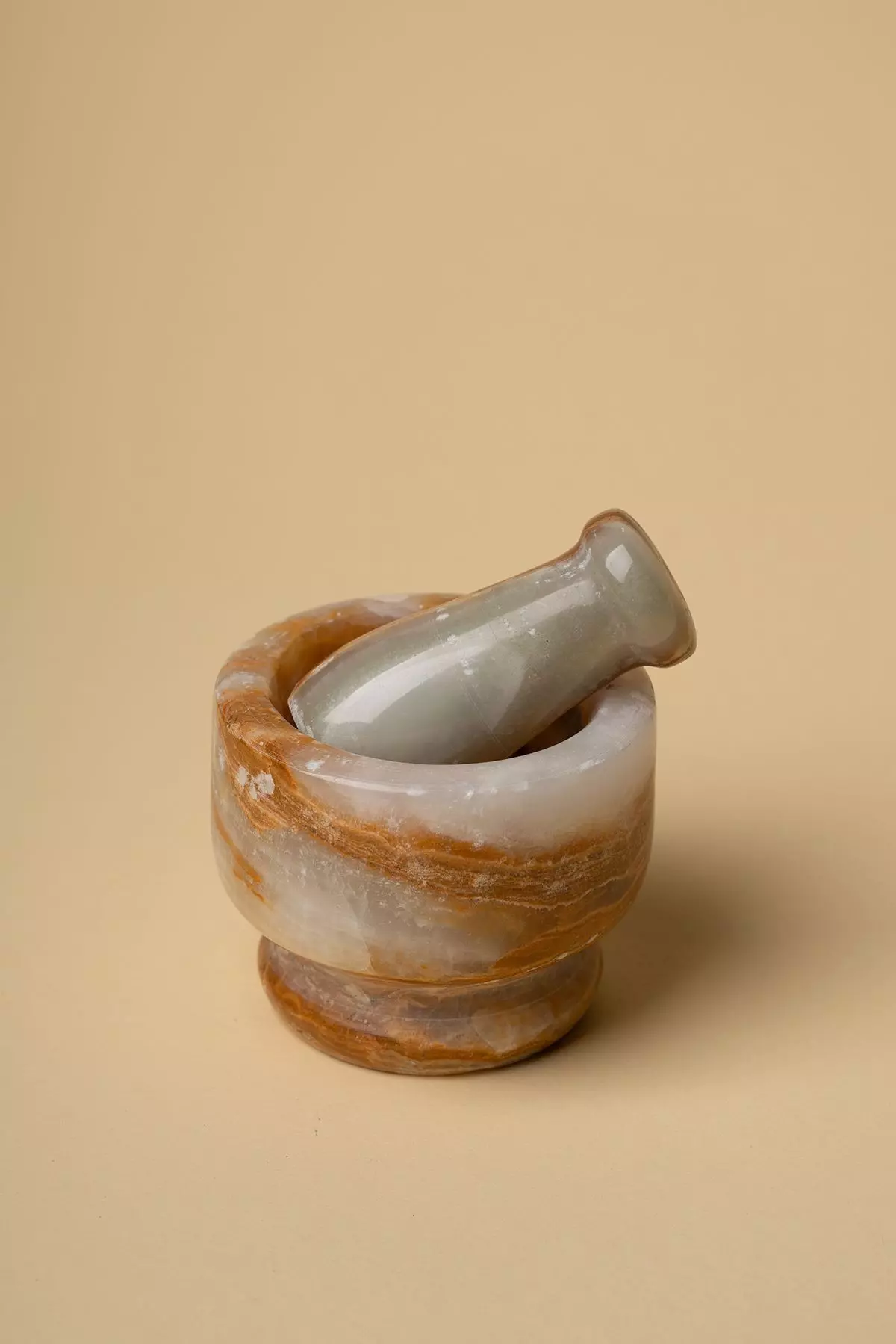 هاون سنگی پایه دار
