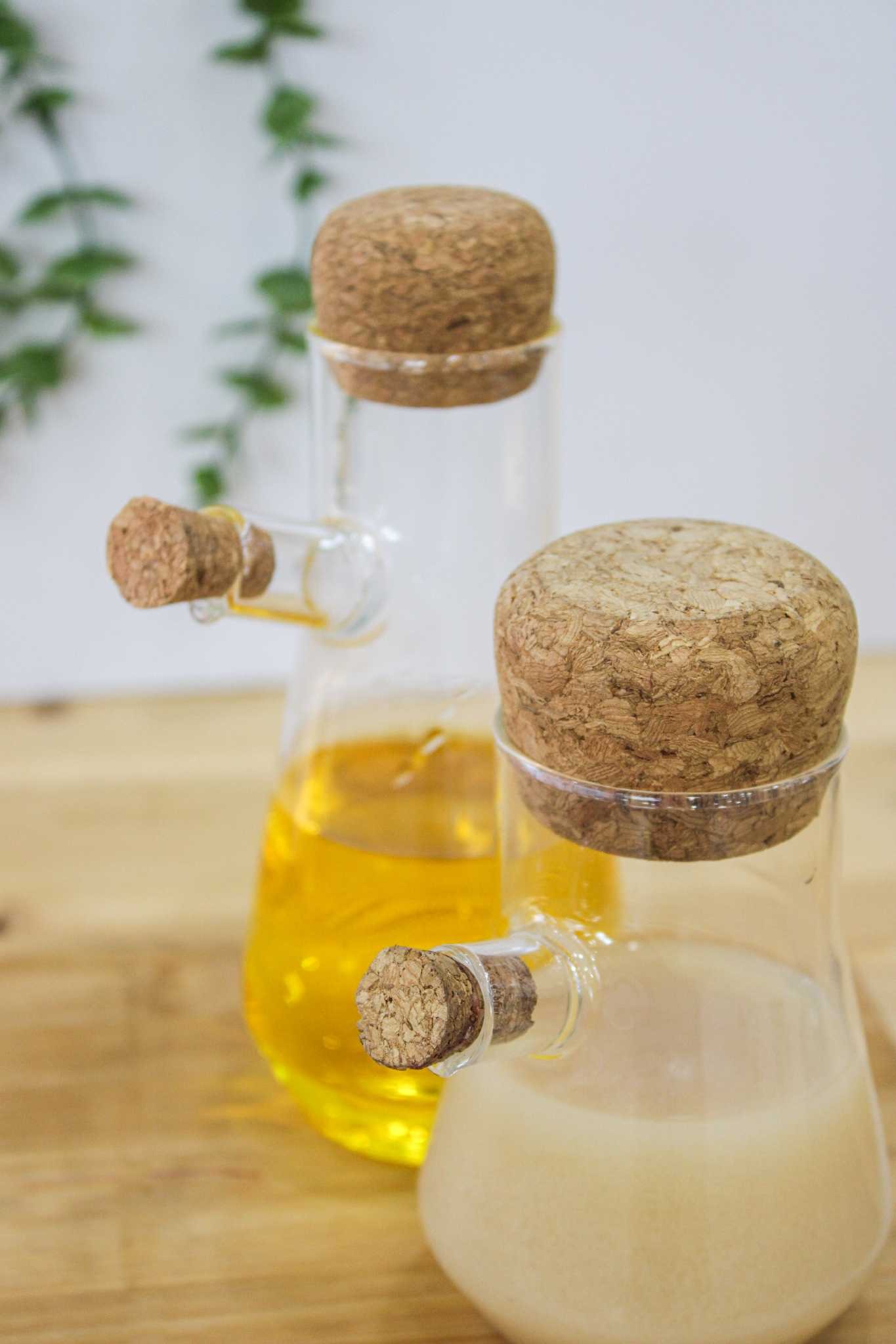 آبلیمو خوری و روغن ریز درب چوب پنبه