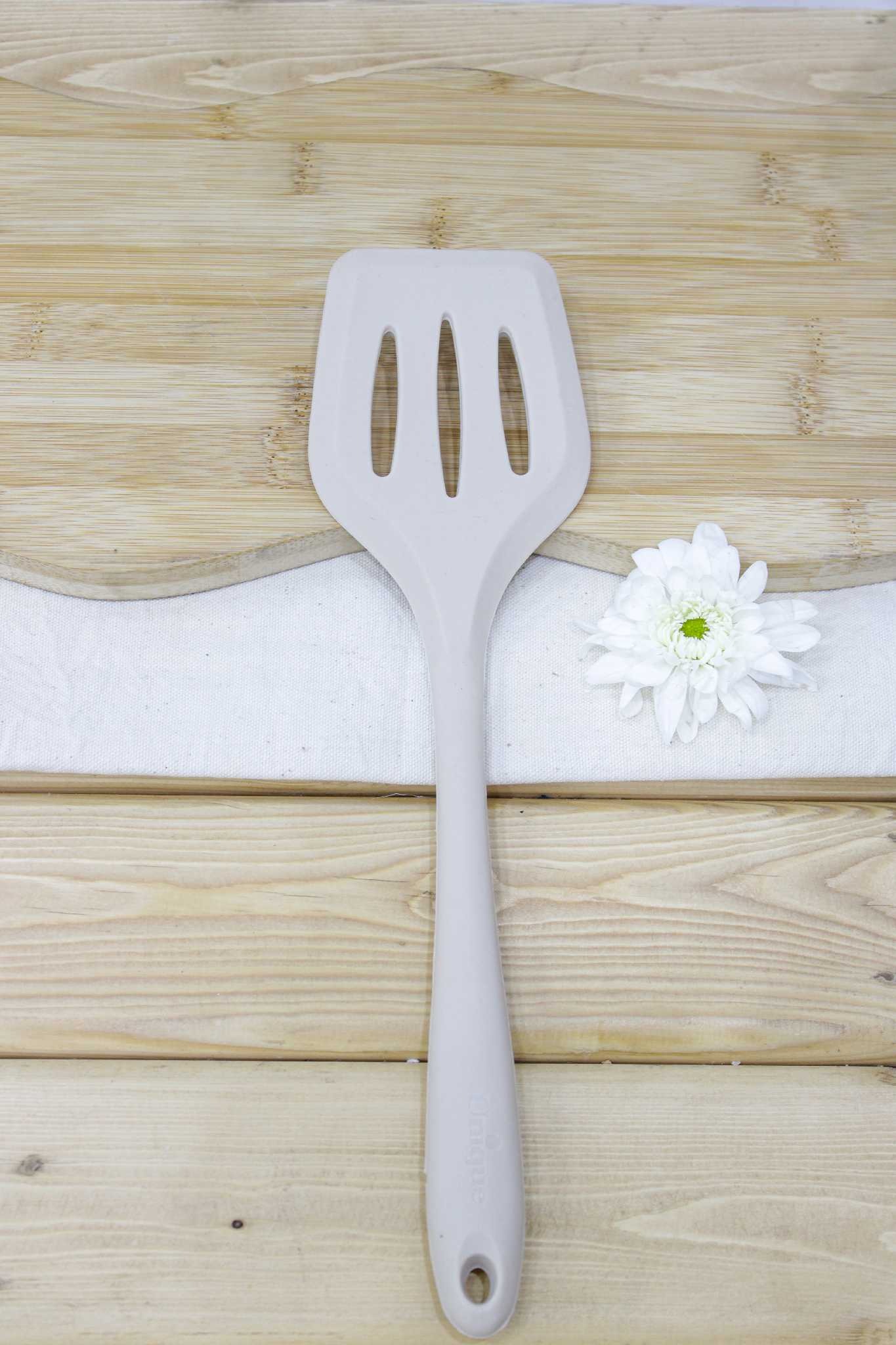 کفگیر شیاردار سیلیکونی یونیک