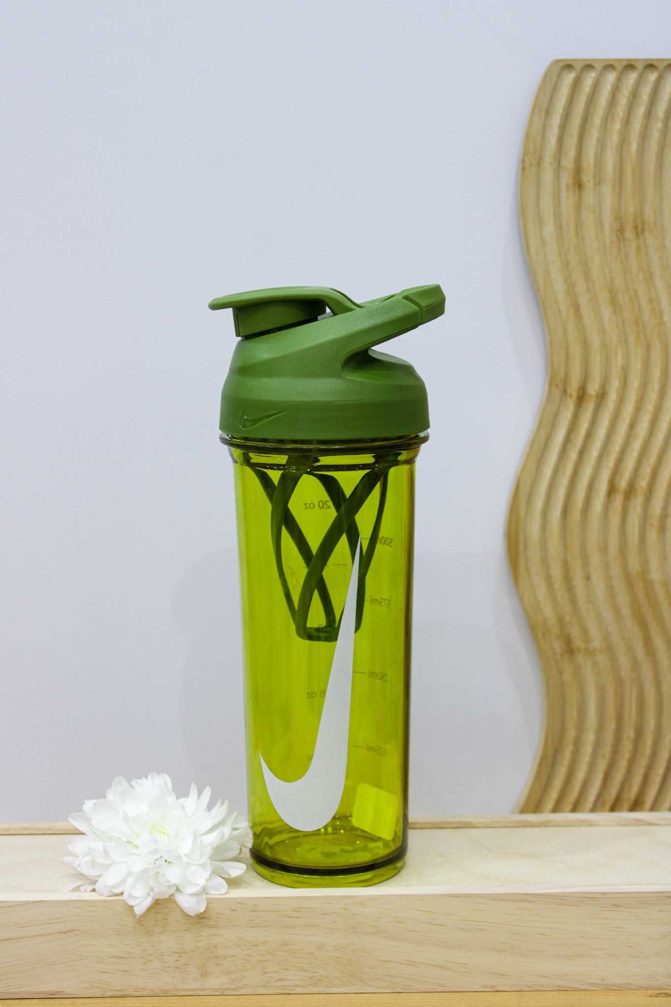 بطری شیکر نایکی
