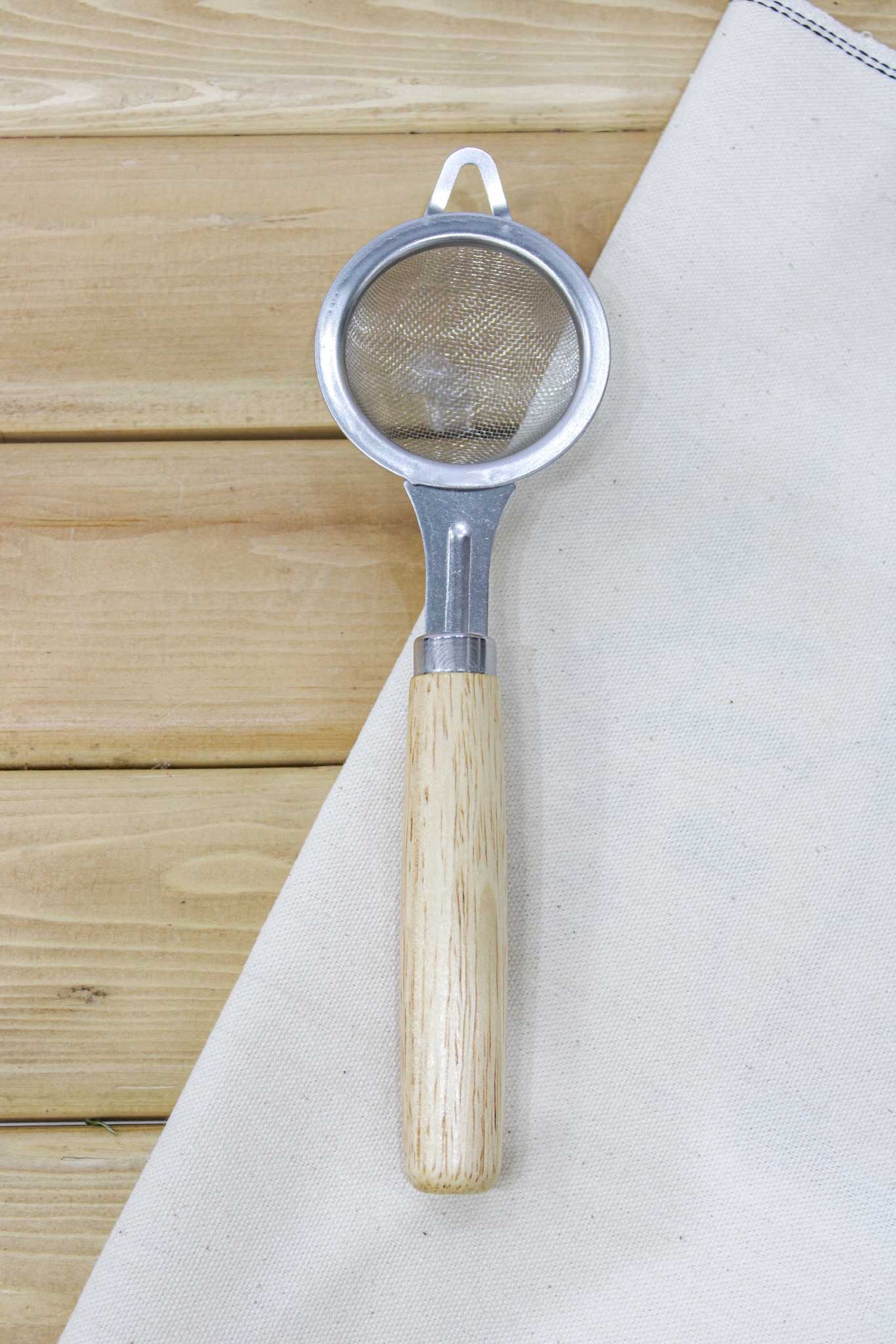 صافی چای دسته چوبی