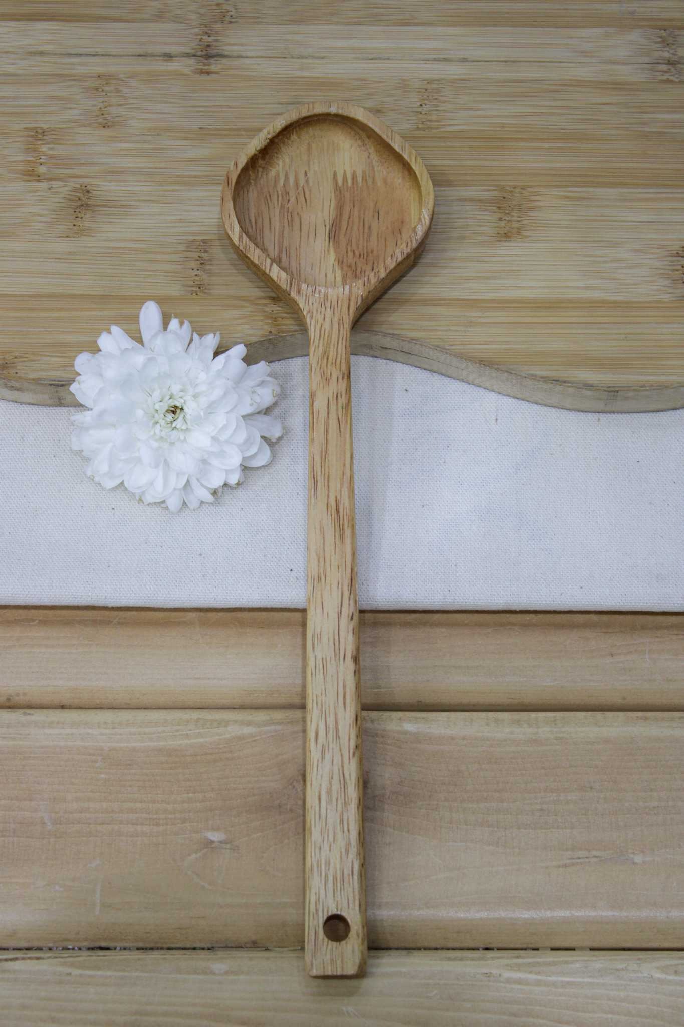 قاشق چوبی کلاسیک