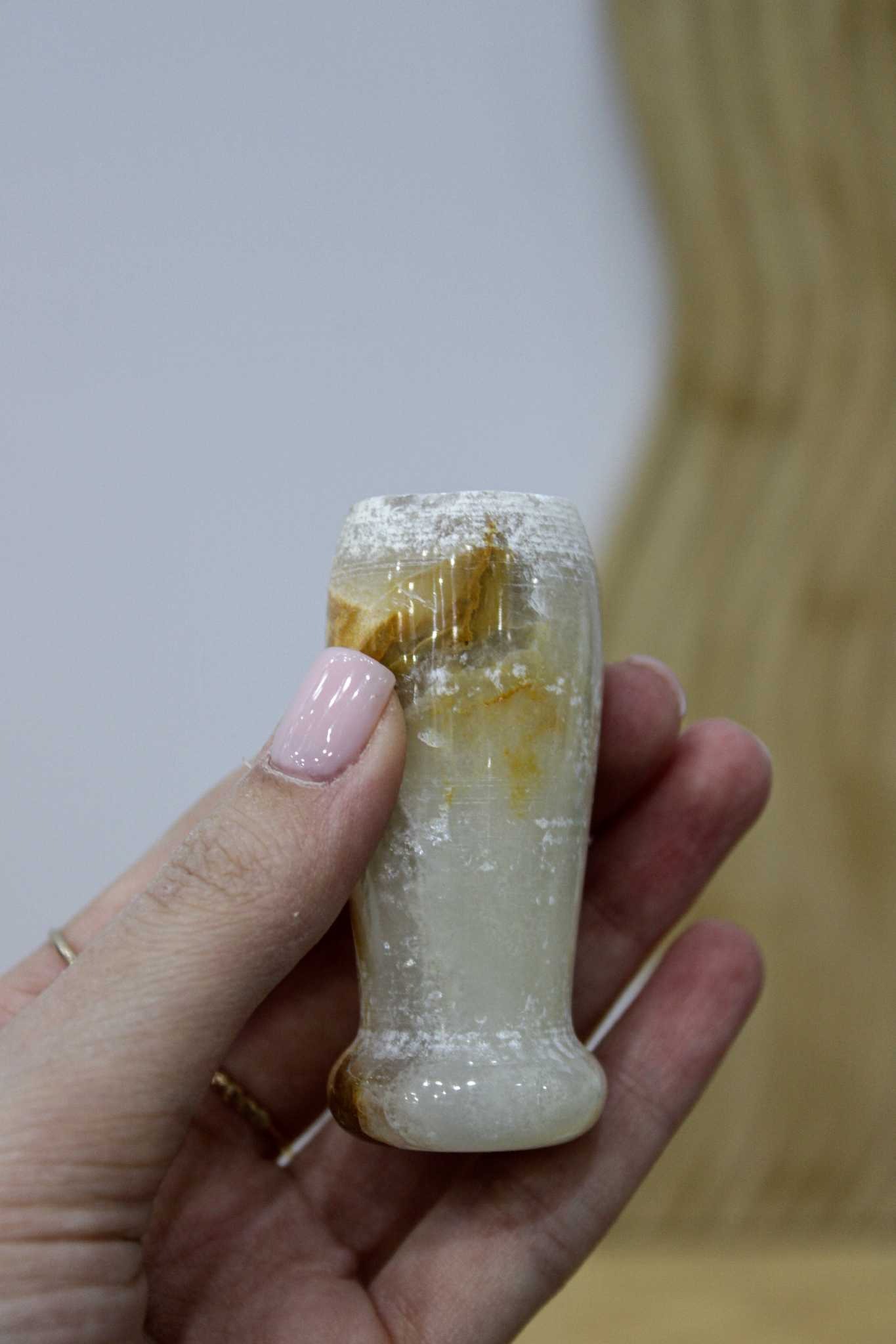 هاون سنگی پایه دار