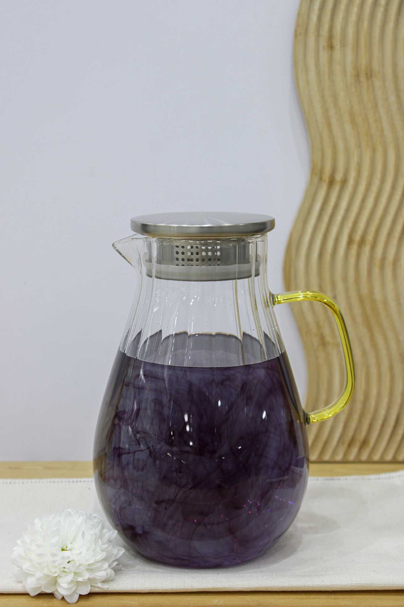 پارچ شیاردار دسته طلایی