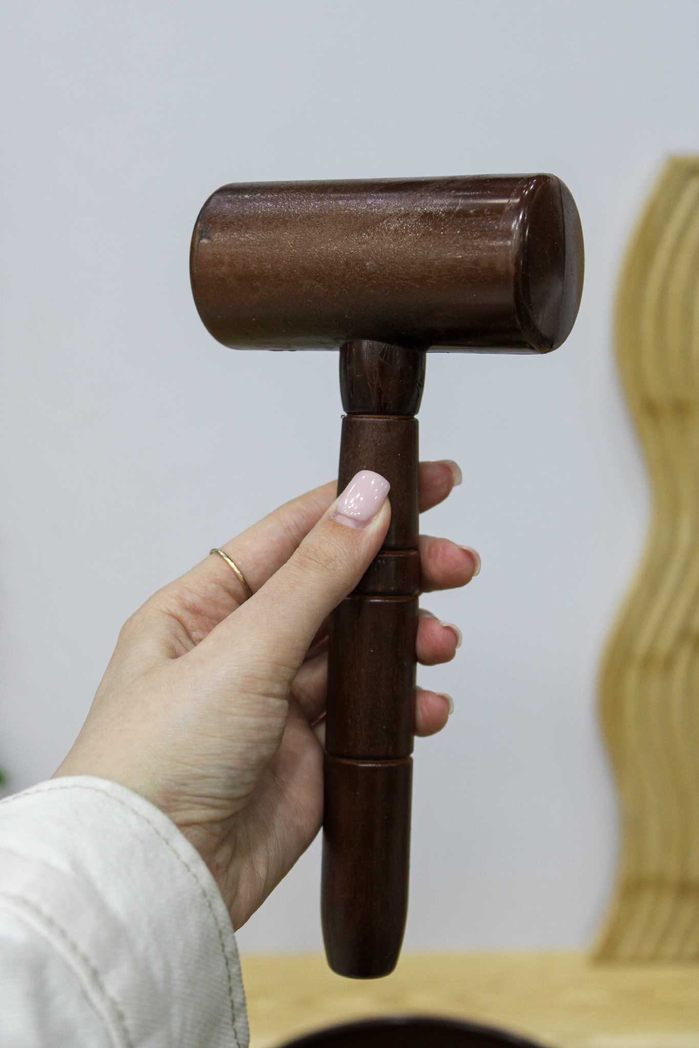 گردو شکن چوبی