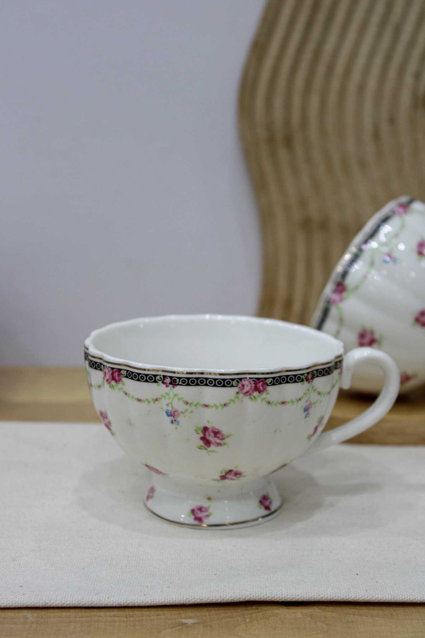 ست فنجان نعلبکی رز