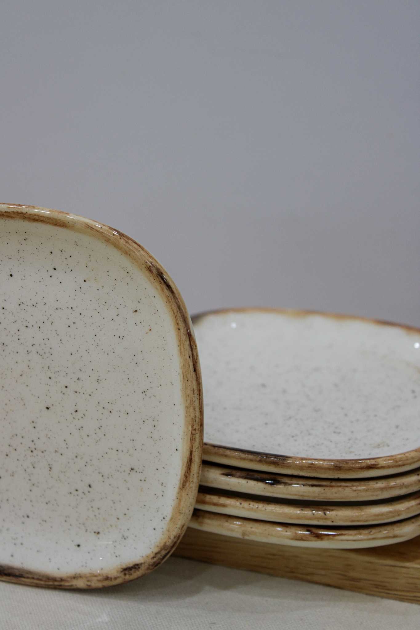 نعلبکی روستیک شیری
