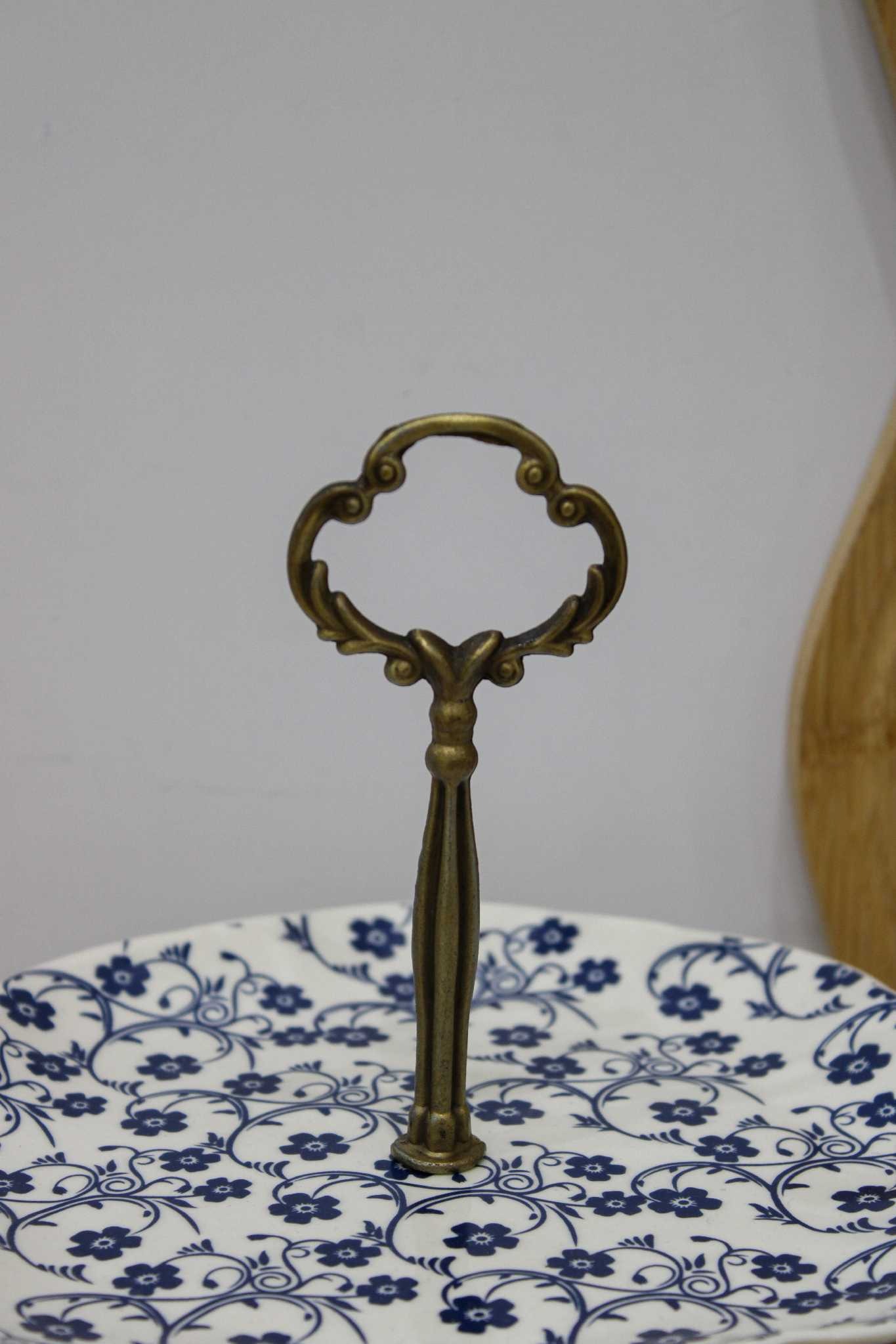 شیرینی خوری گل آبی